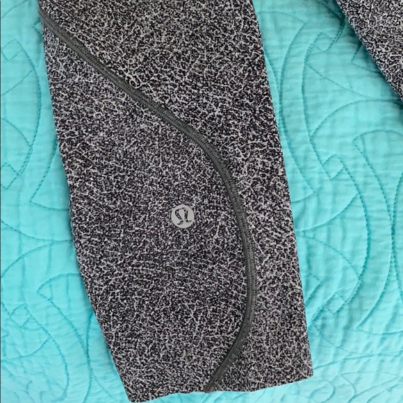 Lulu lemon cropped leggings 4 - Picture 1 of 6